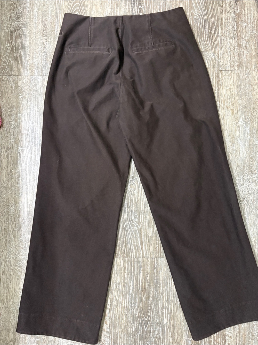 Lululemon Utilitech Relaxed-Fit Mid-Rise Trouser - Picture 4 of 5
